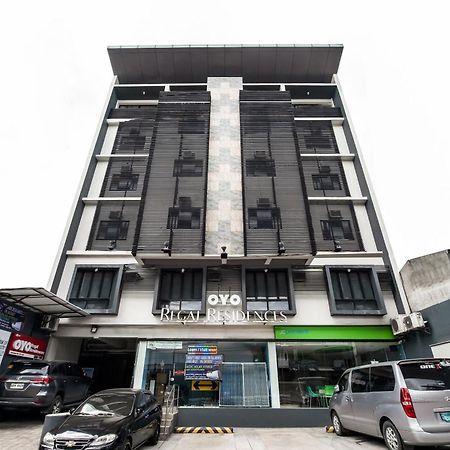 Oyo 136 Regal Residences كويزون سيتي المظهر الخارجي الصورة