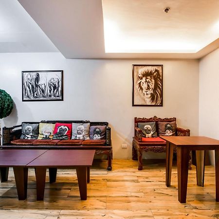 Oyo 136 Regal Residences كويزون سيتي المظهر الخارجي الصورة